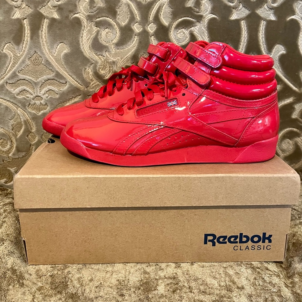 Reebok CLASSIC FREESTYLE HI PATENT PRIMAL RED FEMMES